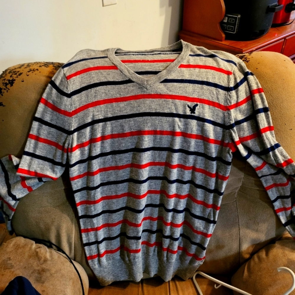 American Eagle pull over